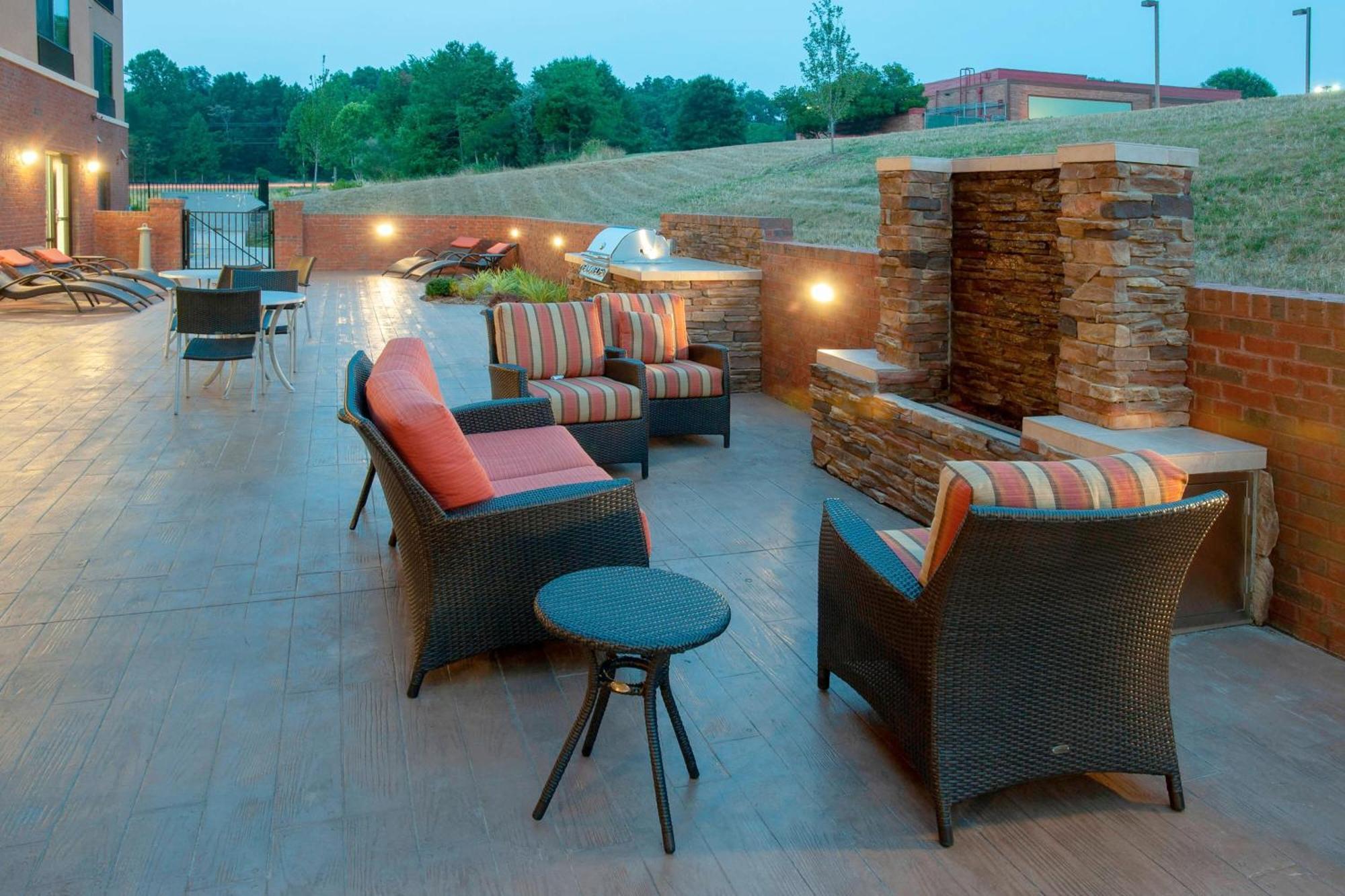 Fairfield Inn & Suites By Marriott Matthews Charlotte Exterior photo