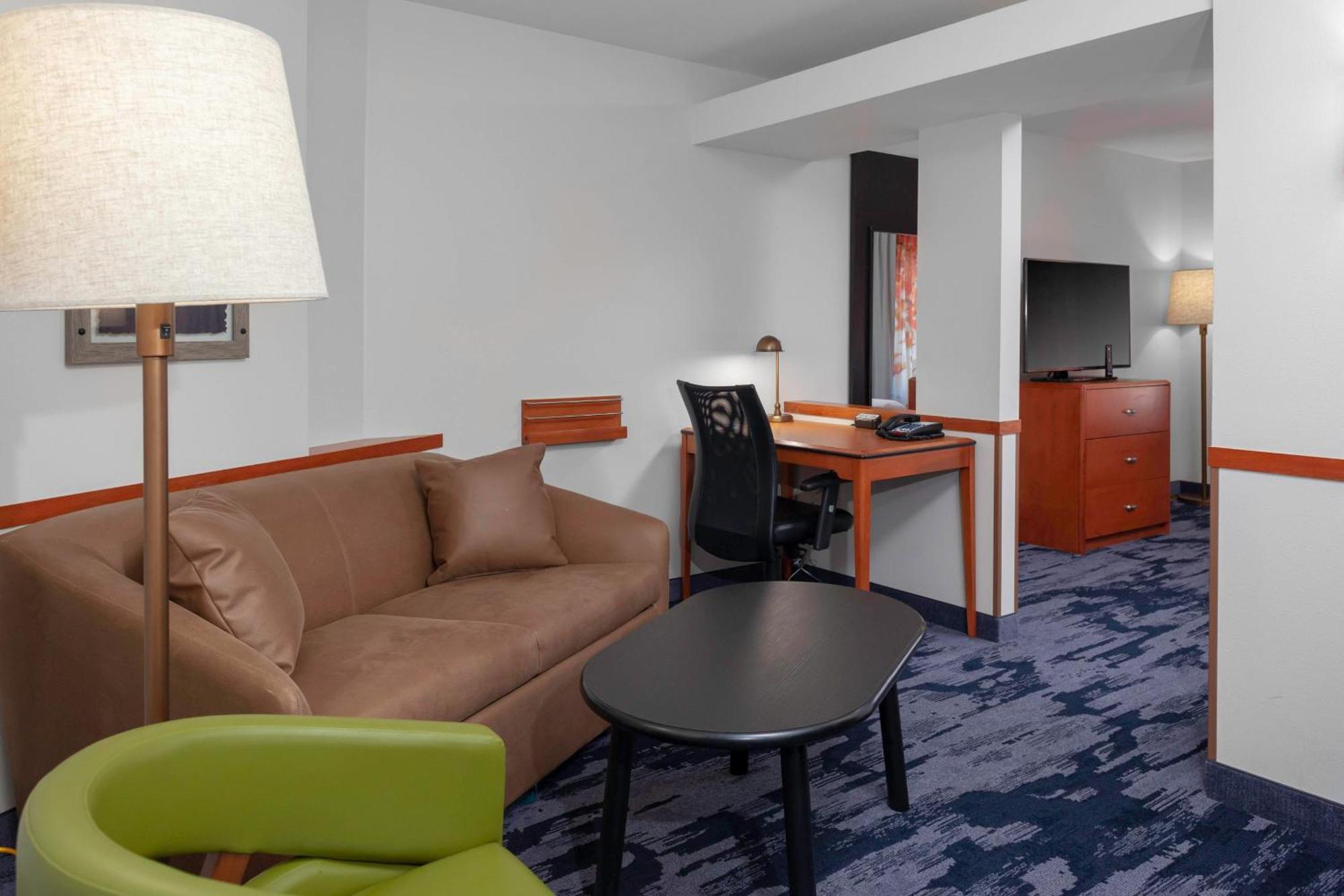 Fairfield Inn & Suites By Marriott Matthews Charlotte Exterior photo