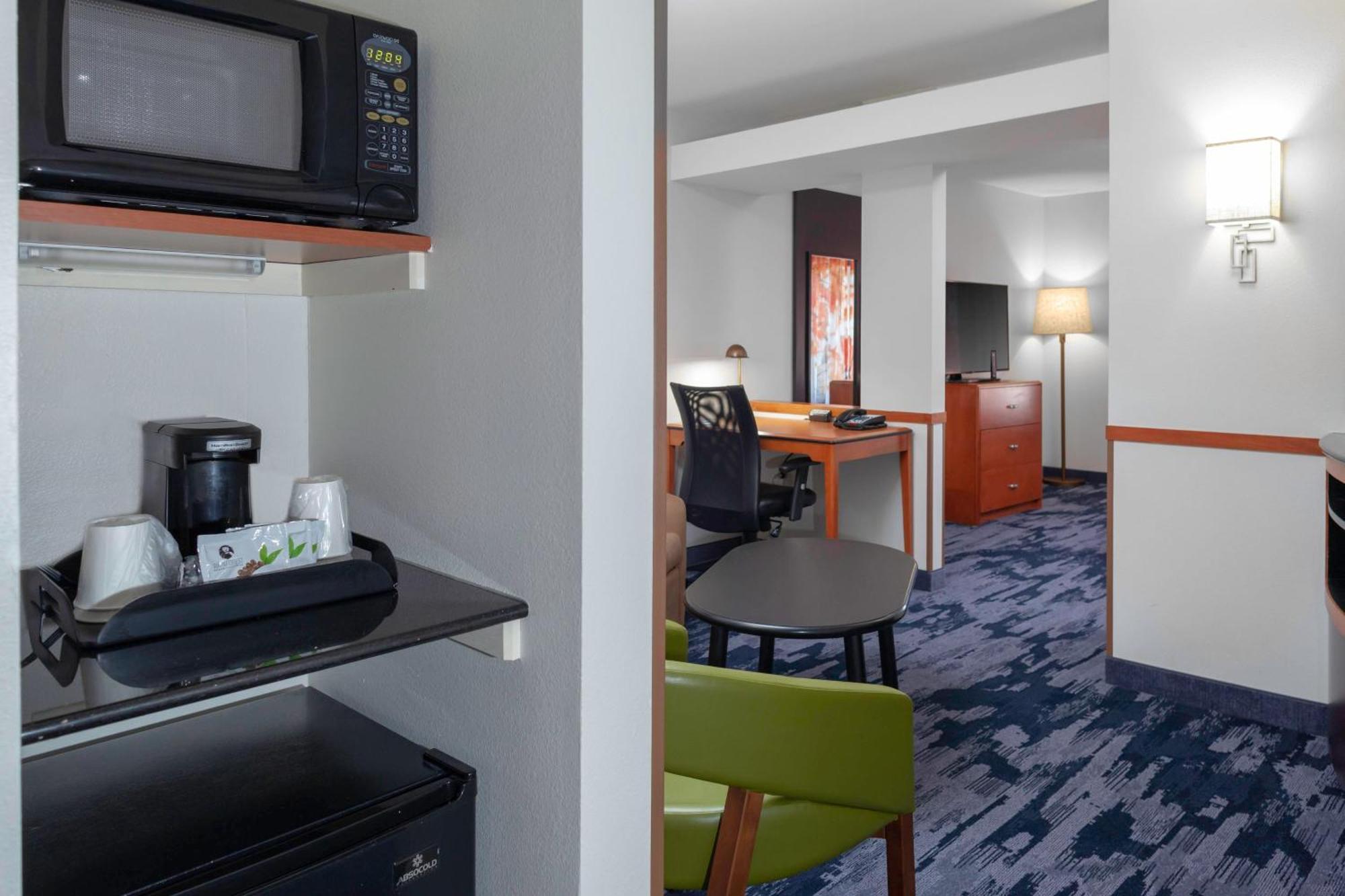 Fairfield Inn & Suites By Marriott Matthews Charlotte Exterior photo